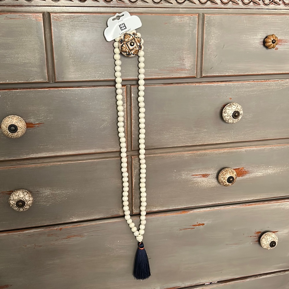 Mary square wooden necklace - NWT